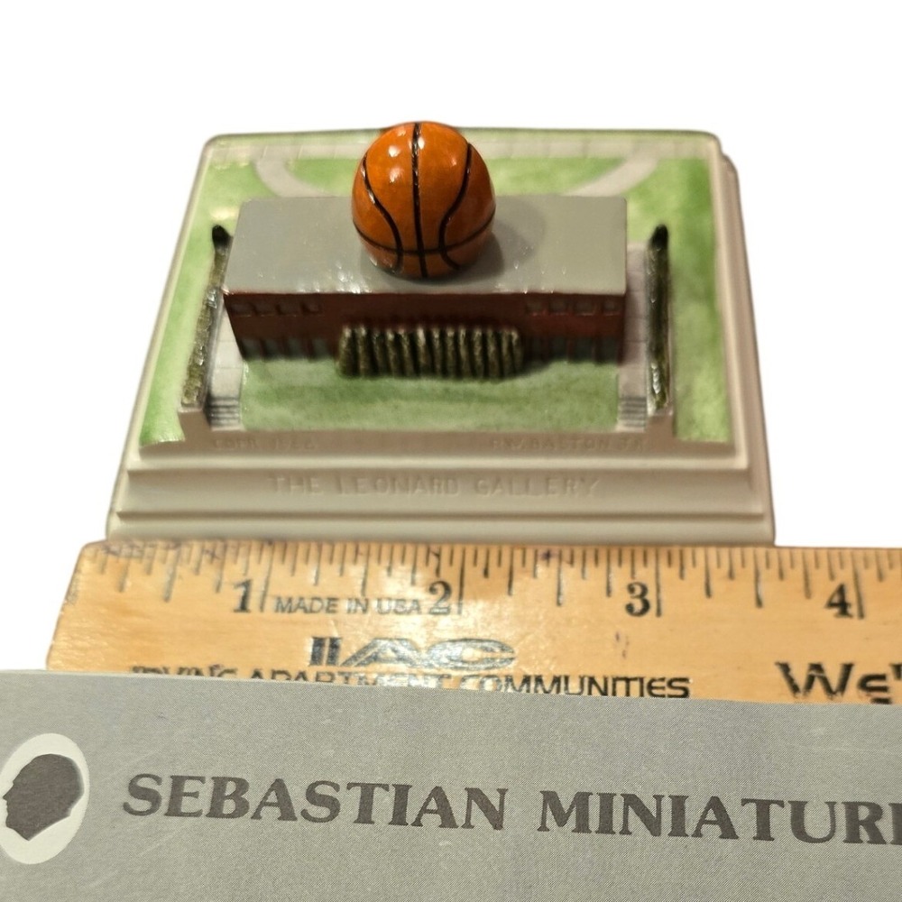 Sebastian Miniatures Basketball Hall of Fame Leonard Gallery Signed 427/500 1985